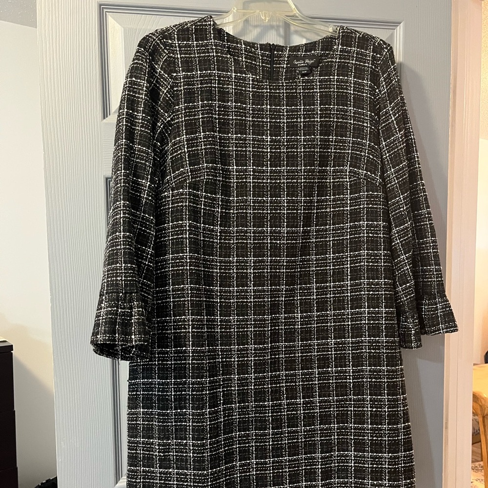 Charlie Paige Black and White Long Sleeve Dress